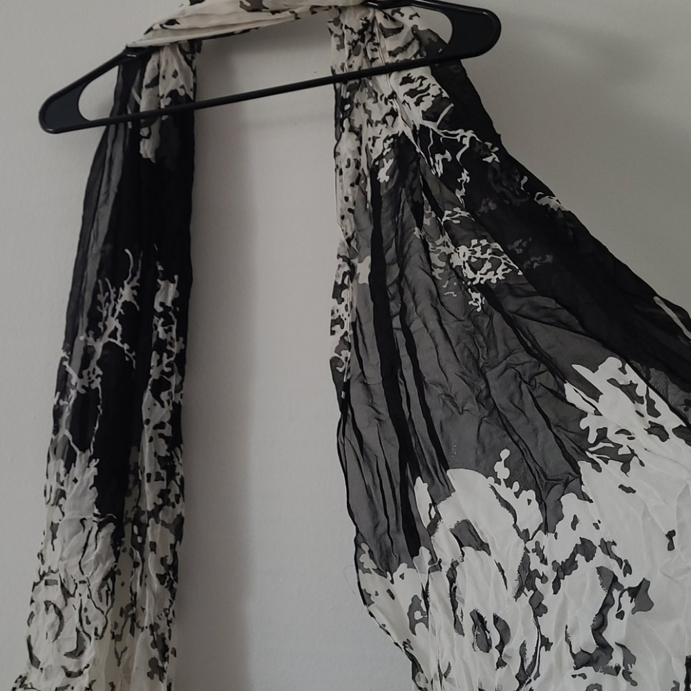 Scarf - Picture 2 of 3